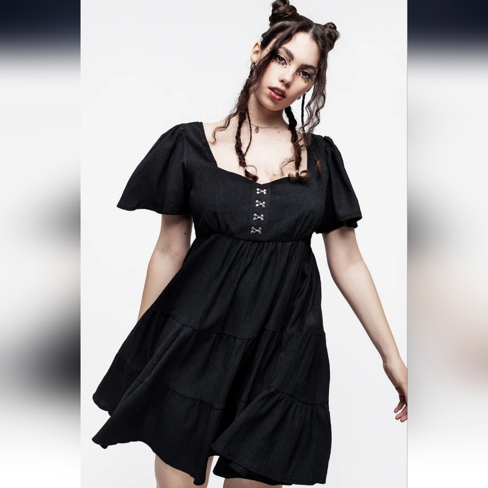 NWT Revenge Tiered Crinkle Mini Dress
